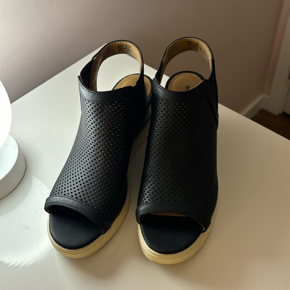 Sonoma Sneaker High heel shoes size 7